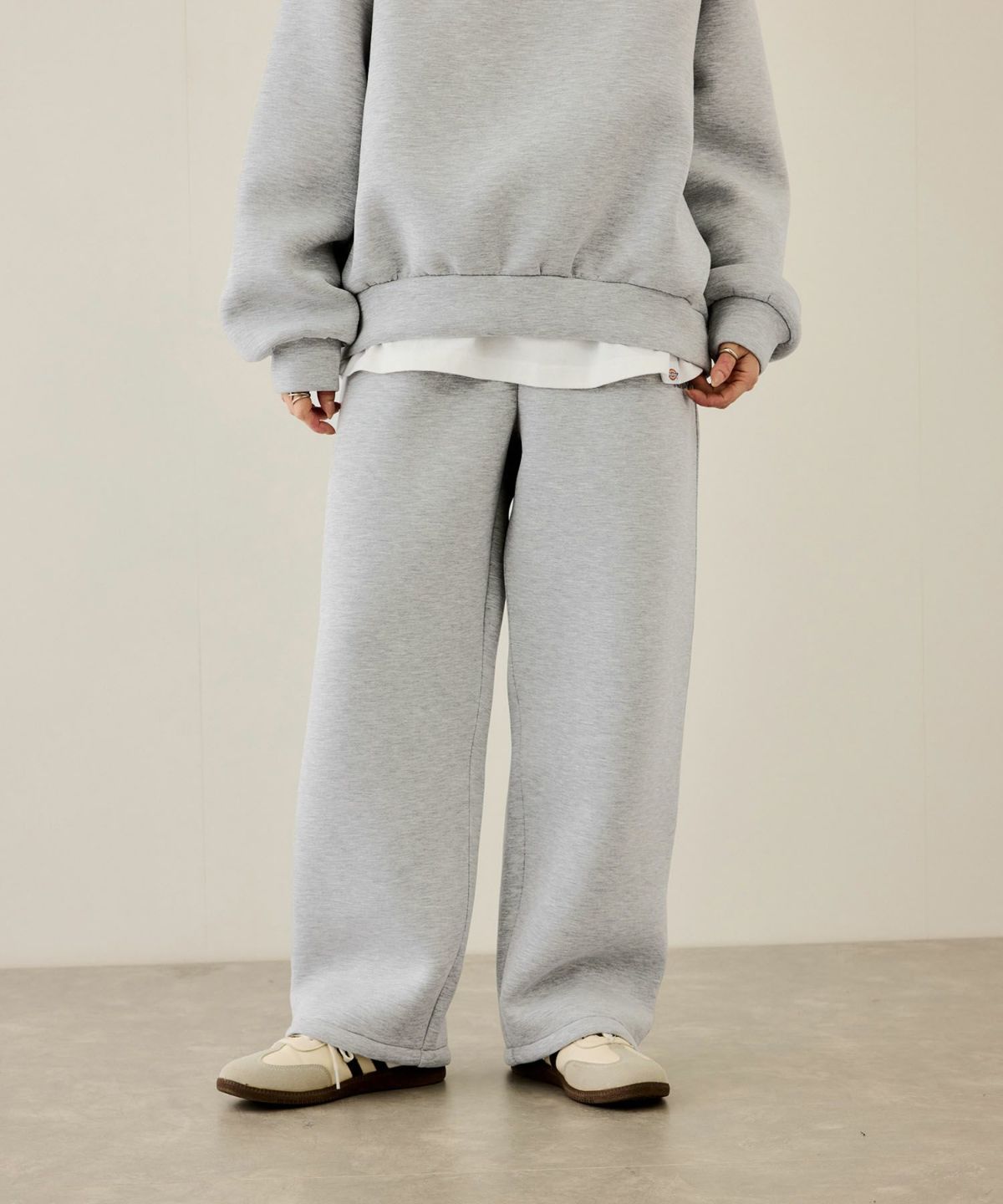 nAvy ポンチ素材ワイドパンツ レディース