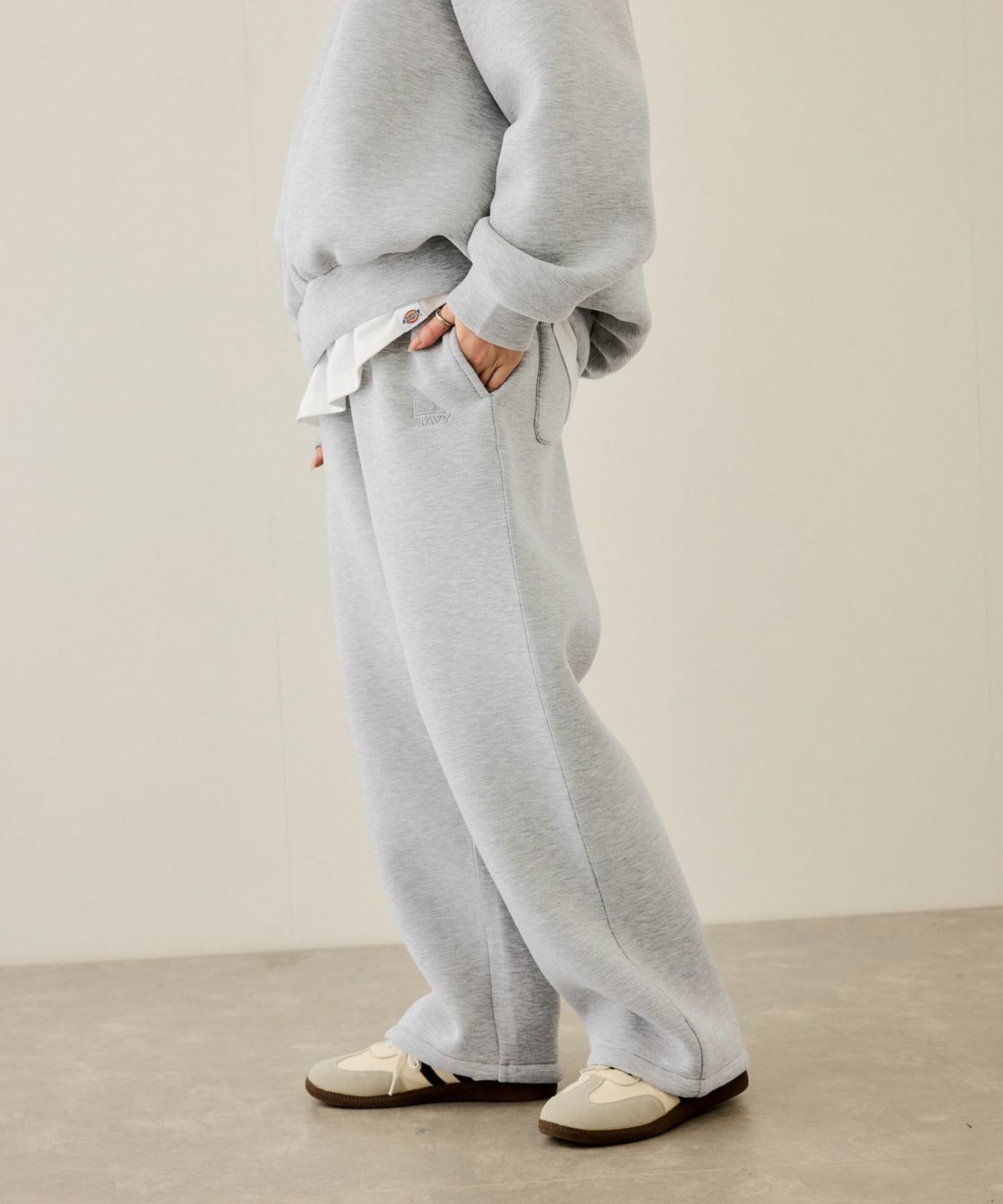 nAvy ポンチ素材ワイドパンツ レディース