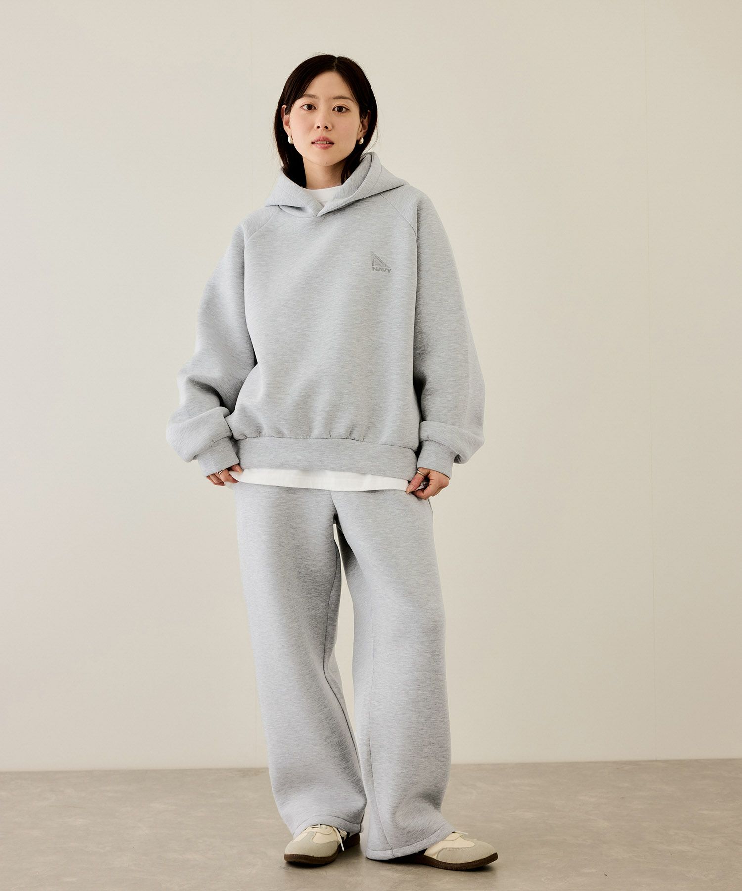 nAvy ポンチ素材ワイドパンツ レディース