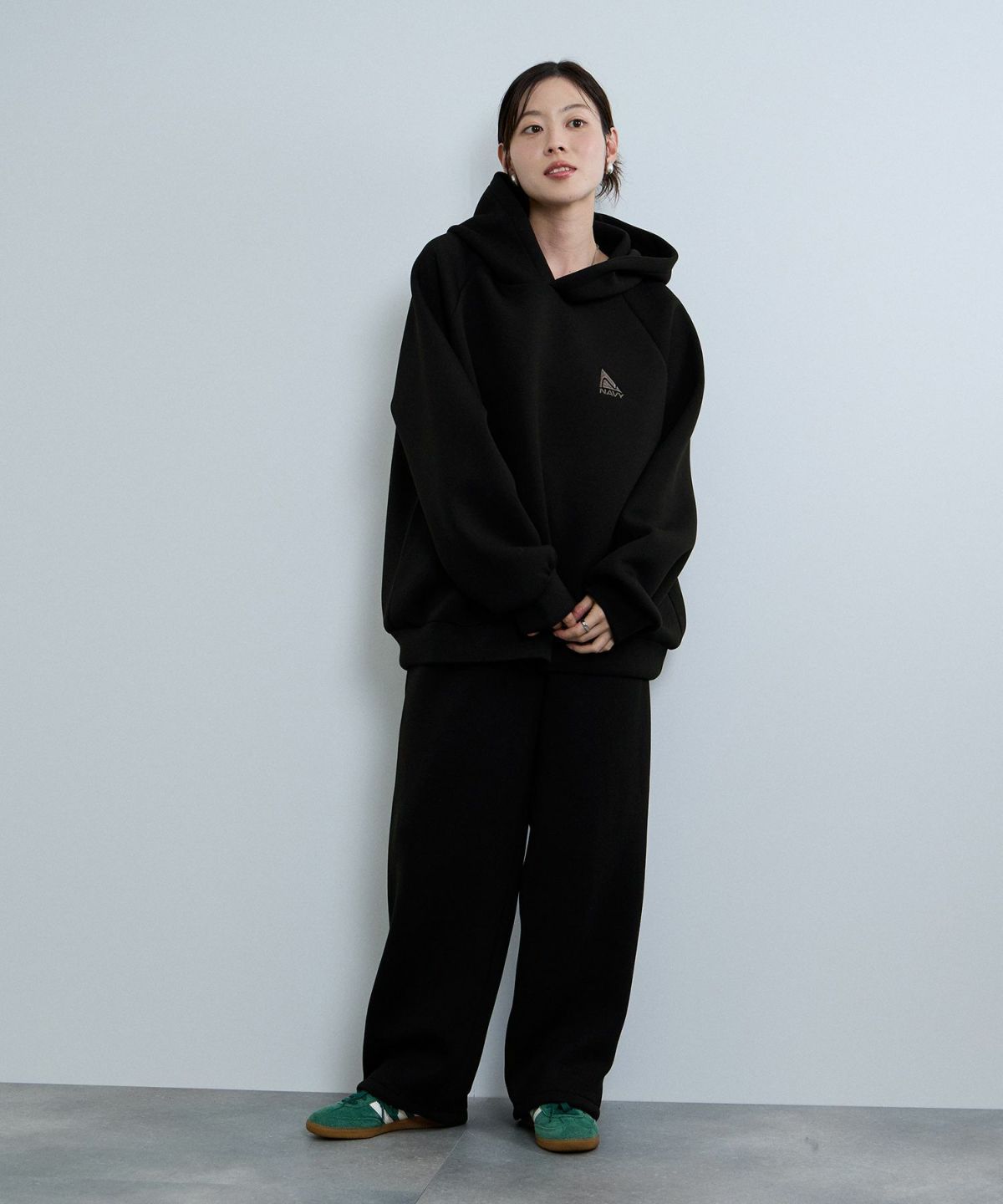 nAvy ポンチ素材ワイドパンツ レディース