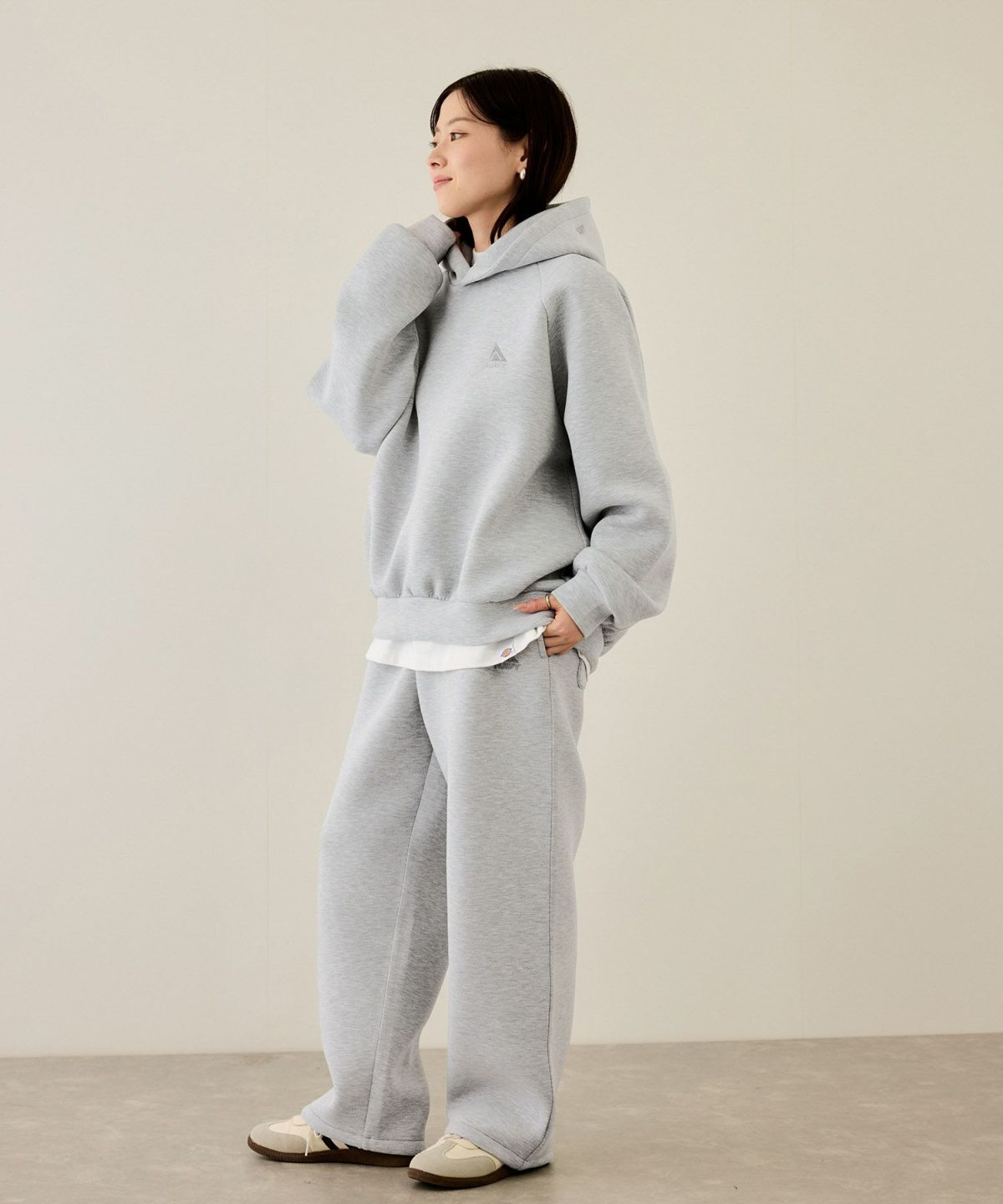 nAvy ポンチ素材ワイドパンツ レディース