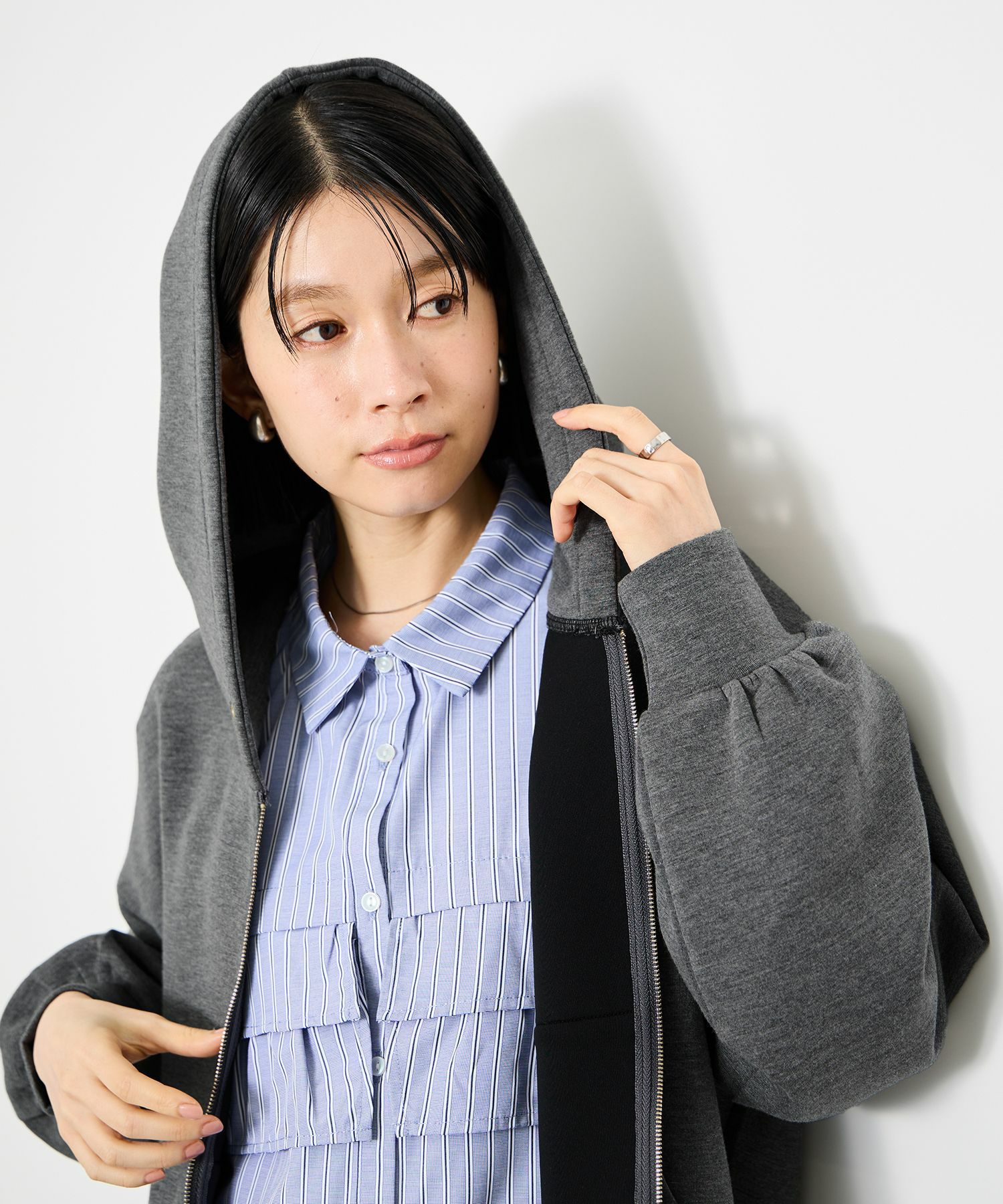 Idnes ストレッチポンチジップパーカー レディース