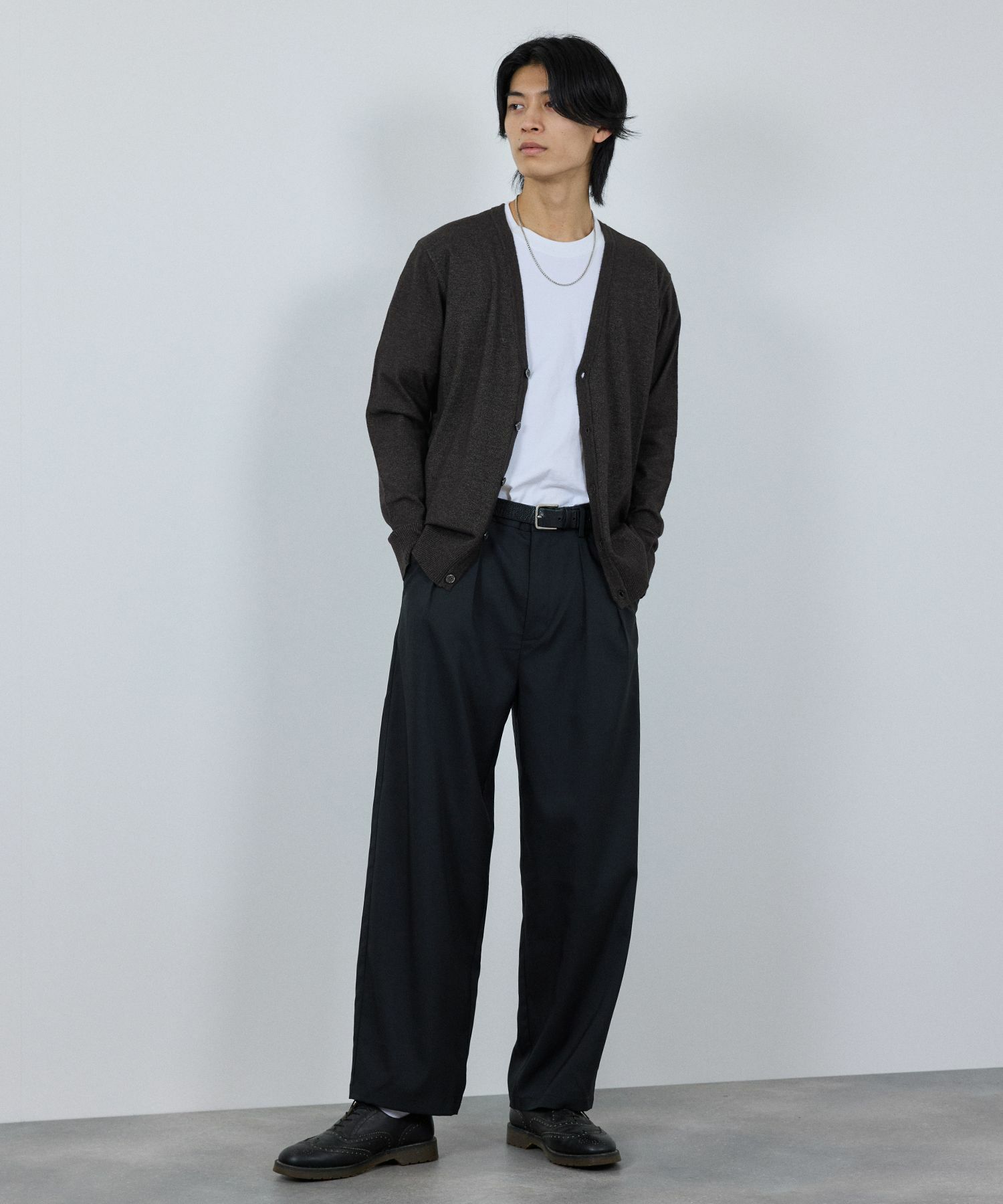 NAVY  素肌ニット Vネックカーディガン メンズ商品画像-9
