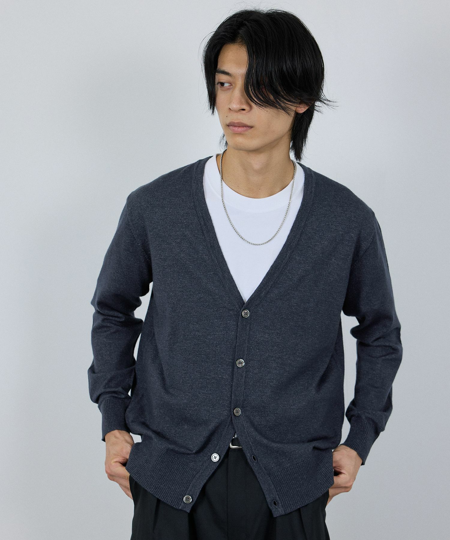 [さらに50%OFF]NAVY  素肌ニット Vネックカーディガン メンズ商品画像-15