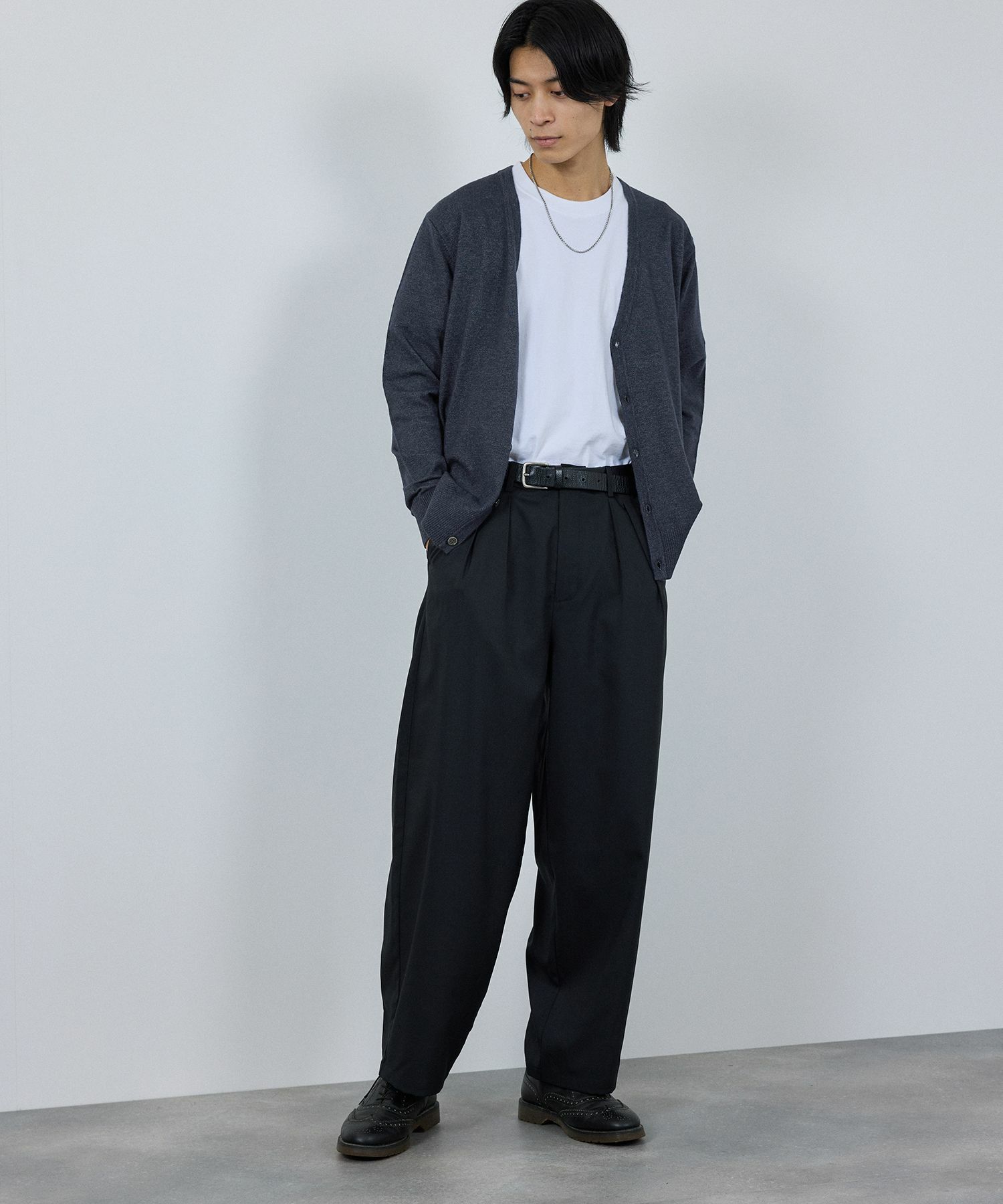 NAVY  素肌ニット Vネックカーディガン メンズ商品画像-20