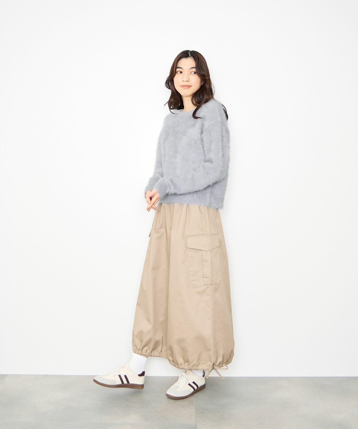 Idnes フェザーヤーンニットプルオーバー レディース