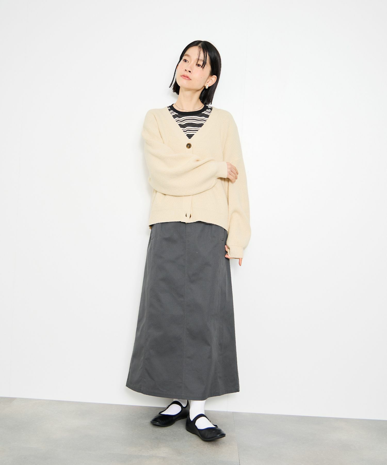 [さらに50%OFF]Idnes  Vネック畦ボリュームスリーブカーディガン レディース商品サムネイル-8