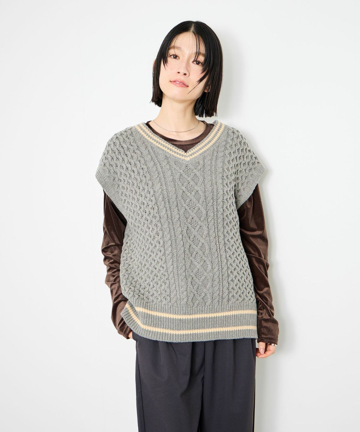 Idnes ケーブルチルデンVネックベスト レディース