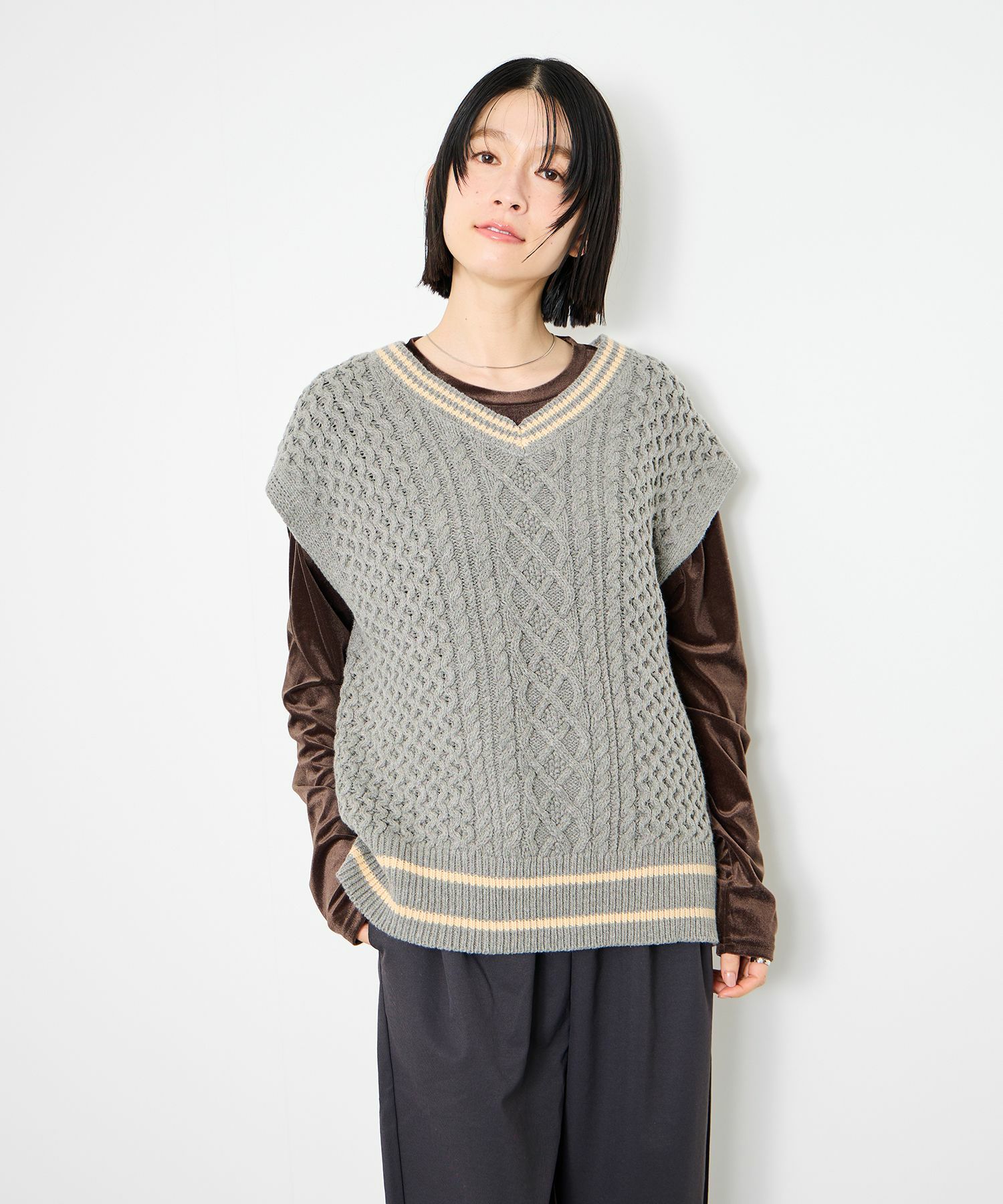 Idnes ケーブルチルデンVネックベスト レディース