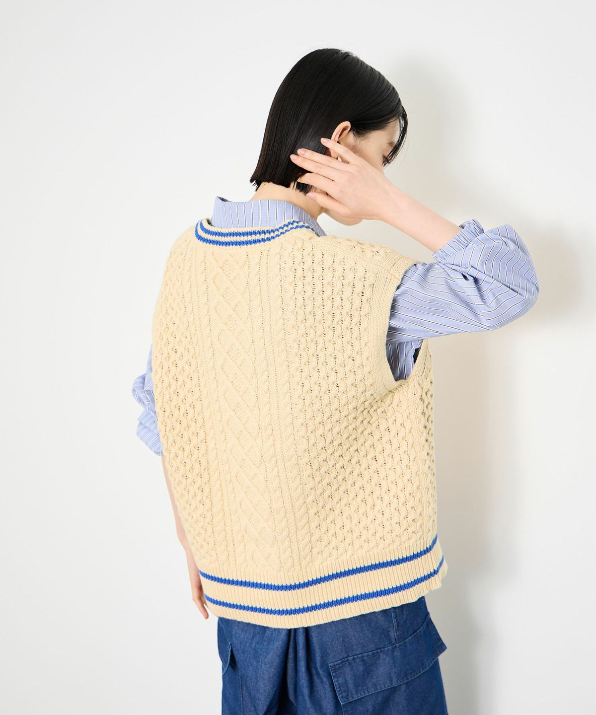 Idnes ケーブルチルデンVネックベスト レディース