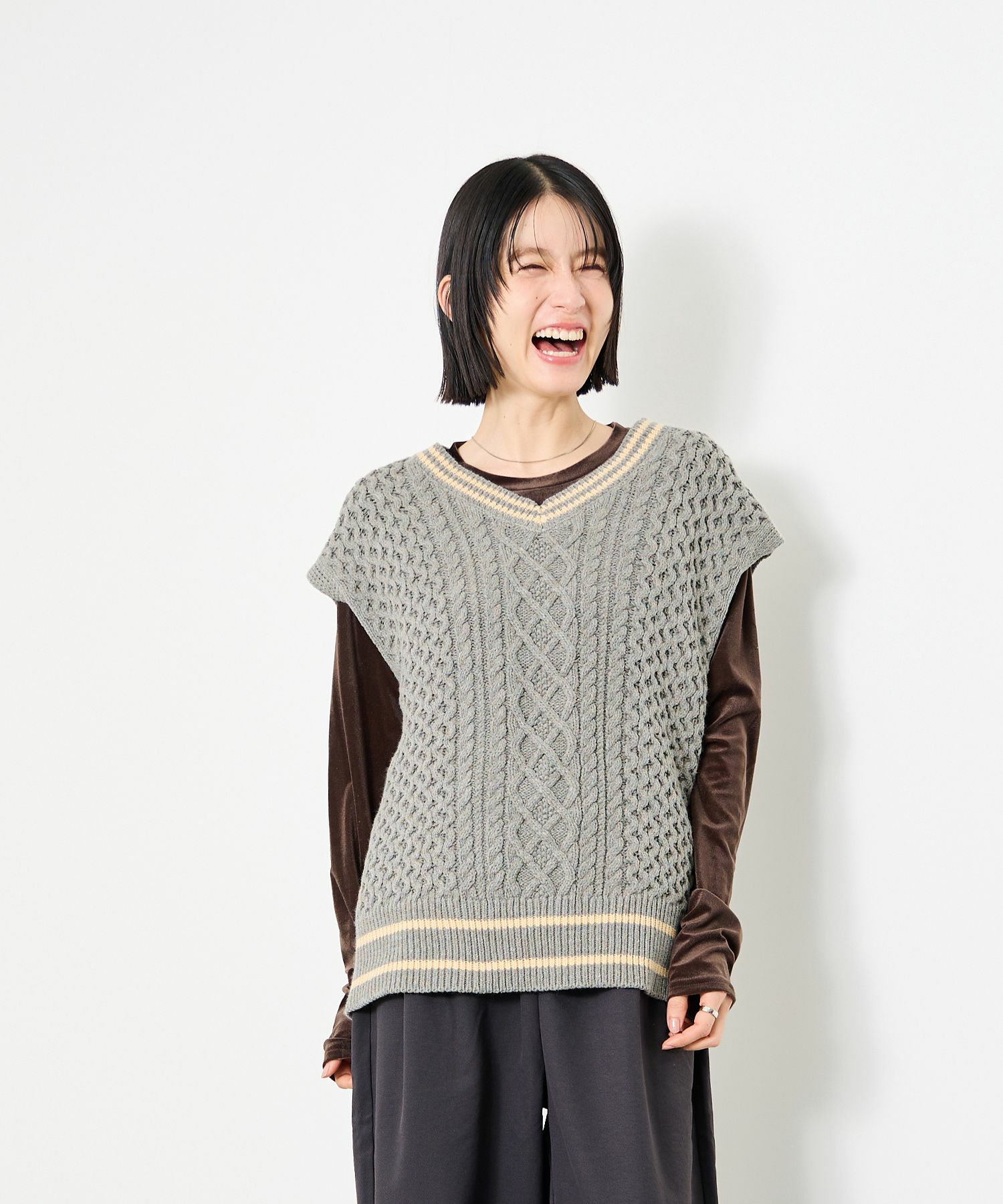 Idnes  ケーブルチルデンVネックベスト レディース商品画像-12