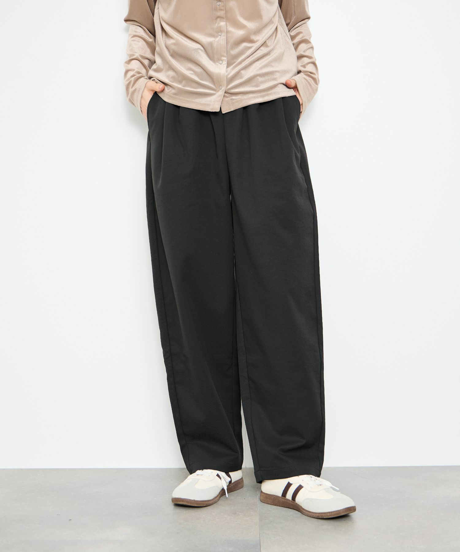 Idnes  ギャバドロストテーパードパンツ レディース商品画像-1