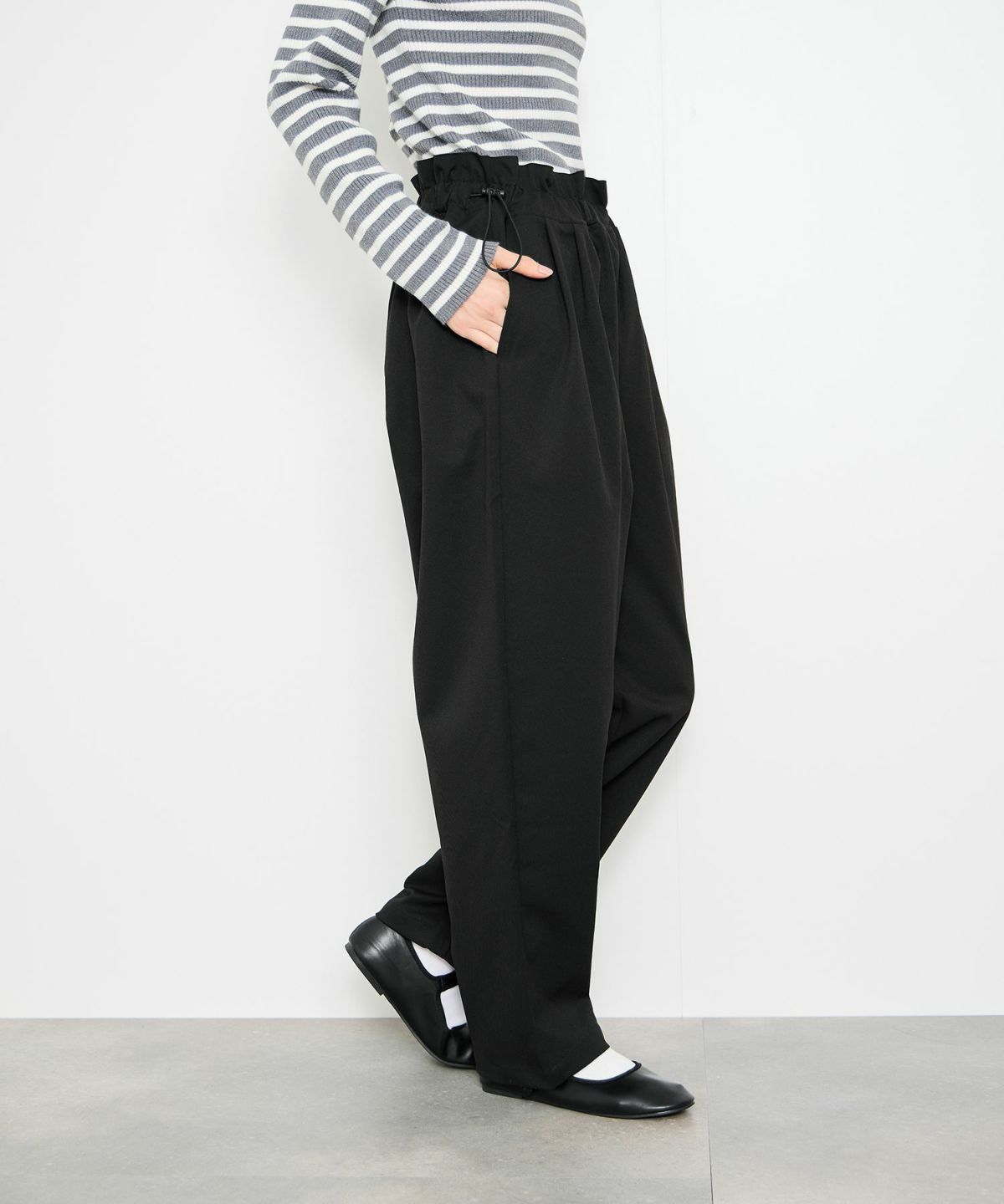 Idnes ギャバドロストテーパードパンツ レディース