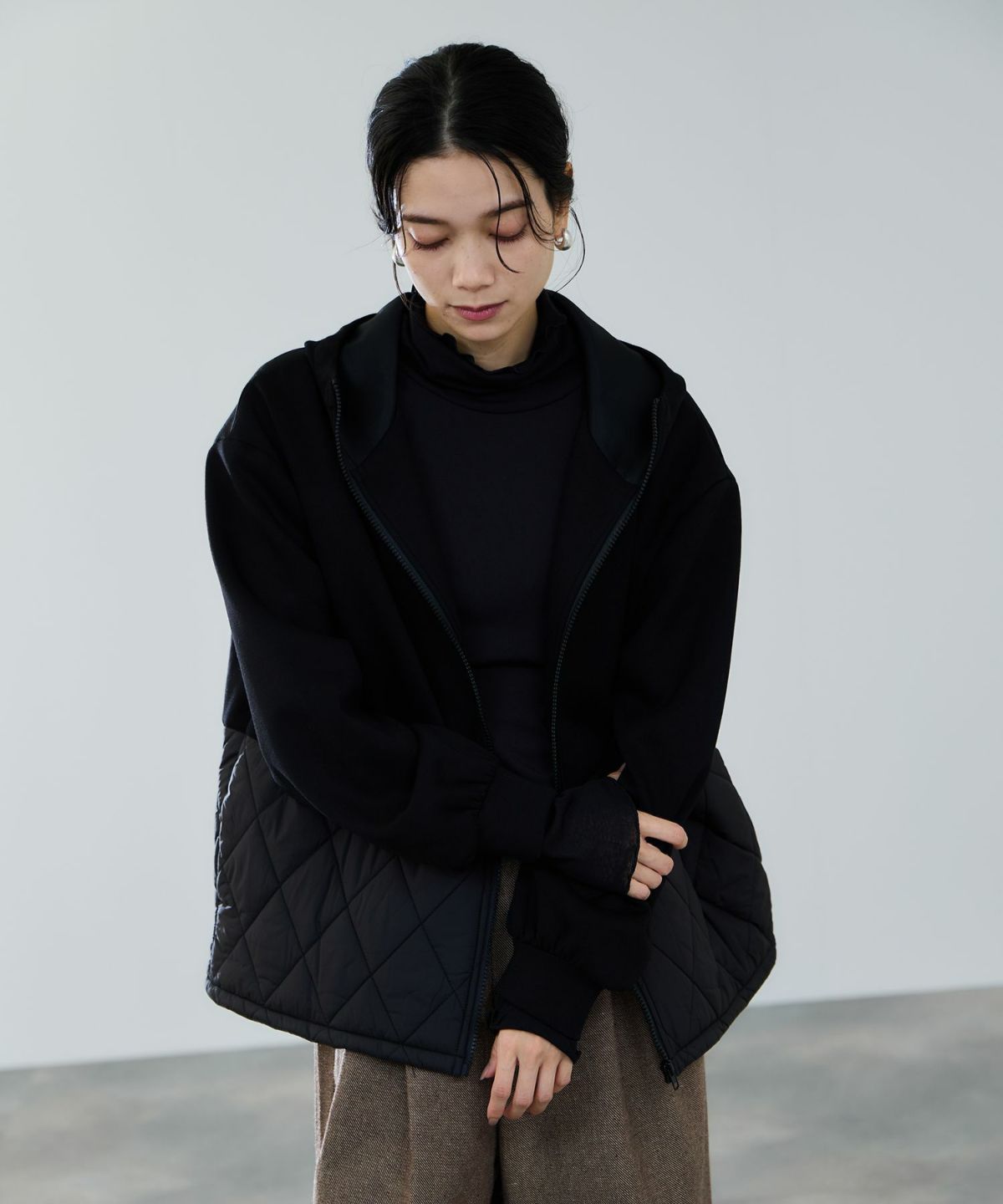 milli de l'air エアリエポンチ素材オーバーパーカー レディース