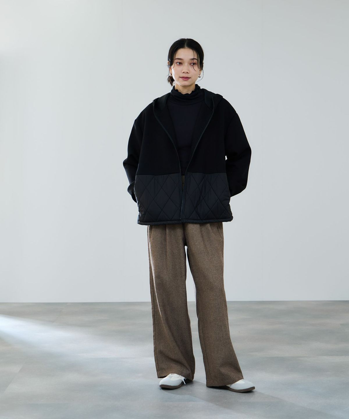 milli de l'air エアリエポンチ素材オーバーパーカー レディース