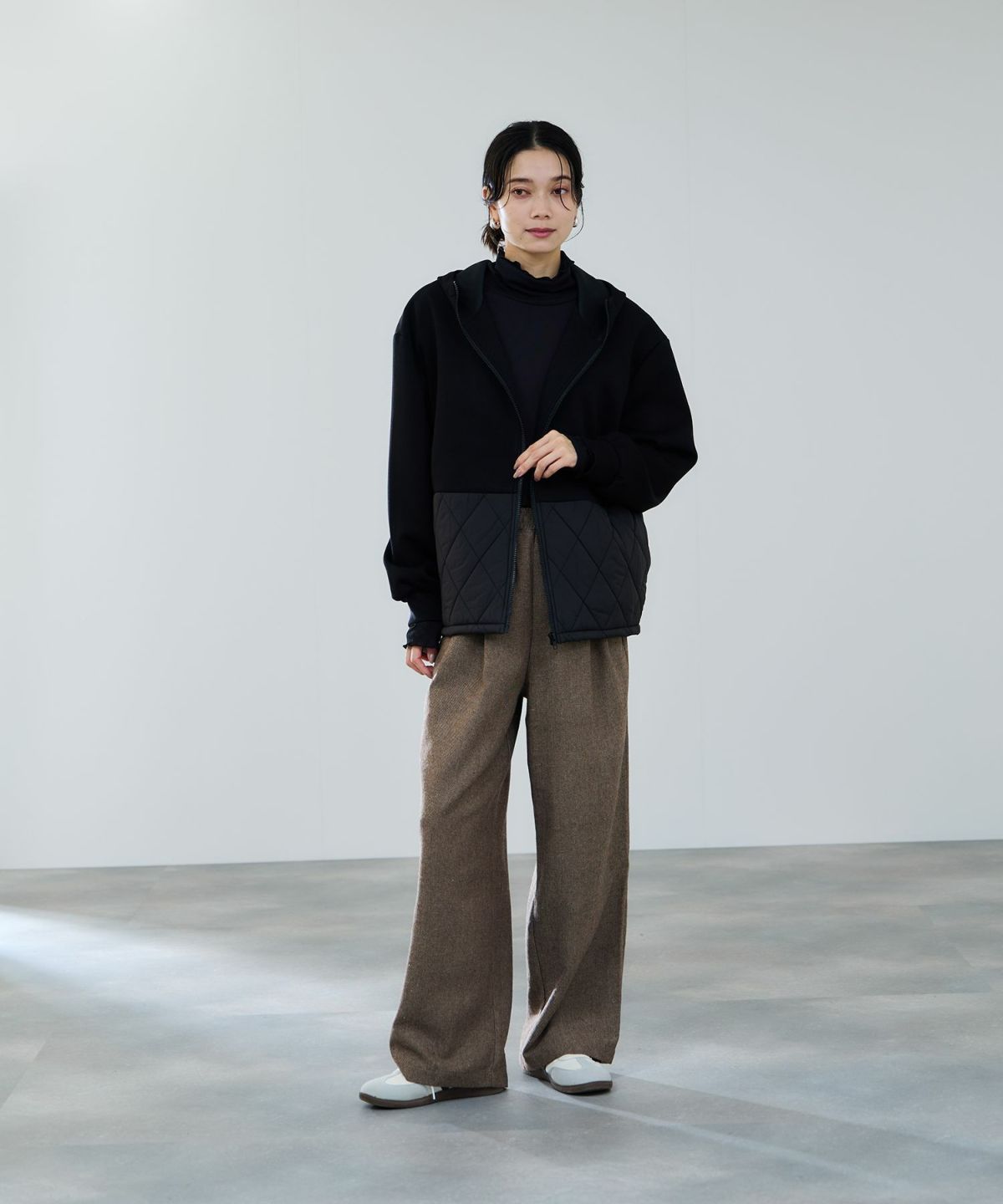 milli de l'air エアリエポンチ素材オーバーパーカー レディース