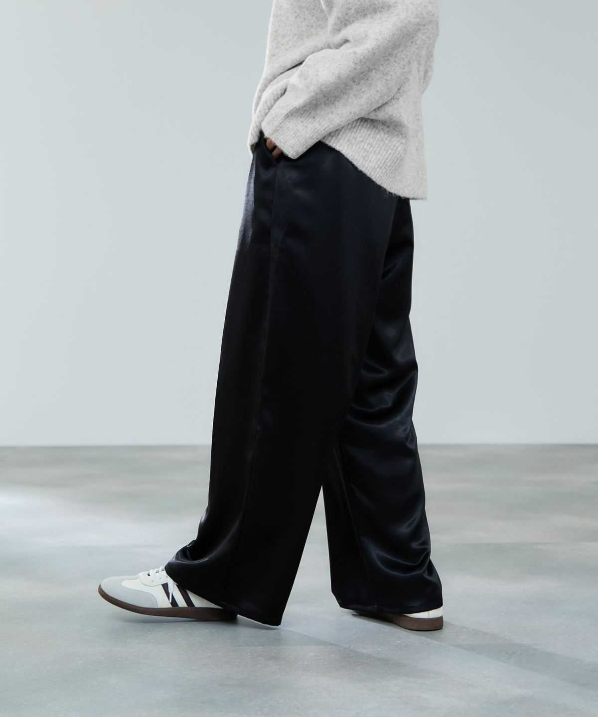 milli de l'air ヘビーサテンイージーワイドパンツ レディース