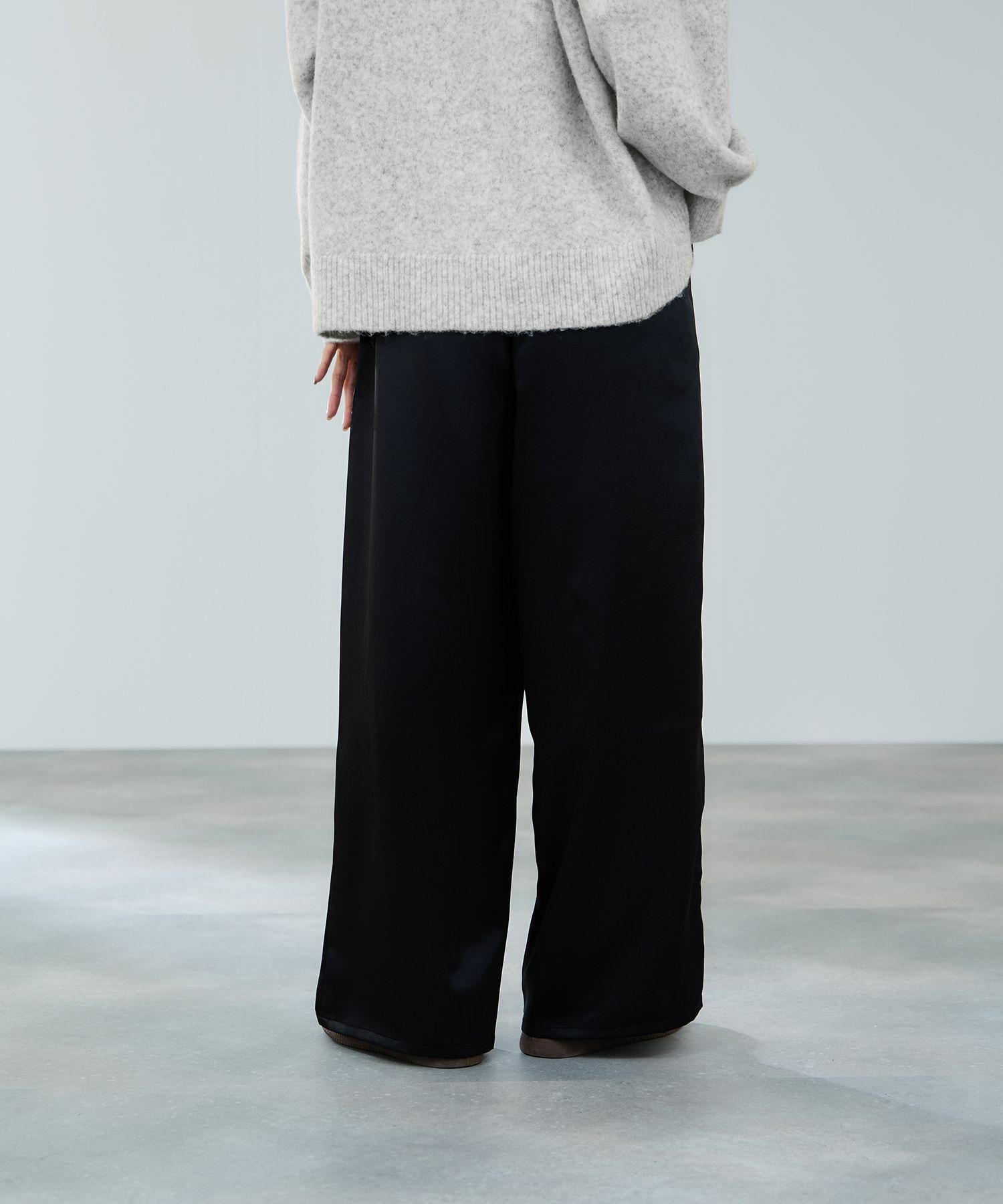 milli de l'air ヘビーサテンイージーワイドパンツ レディース