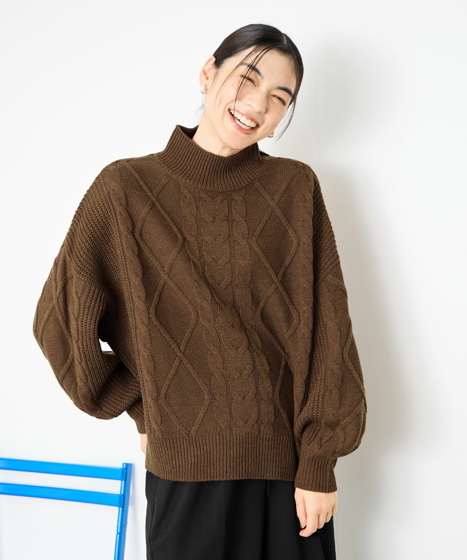 Idnes ケーブルハイネックニット レディース