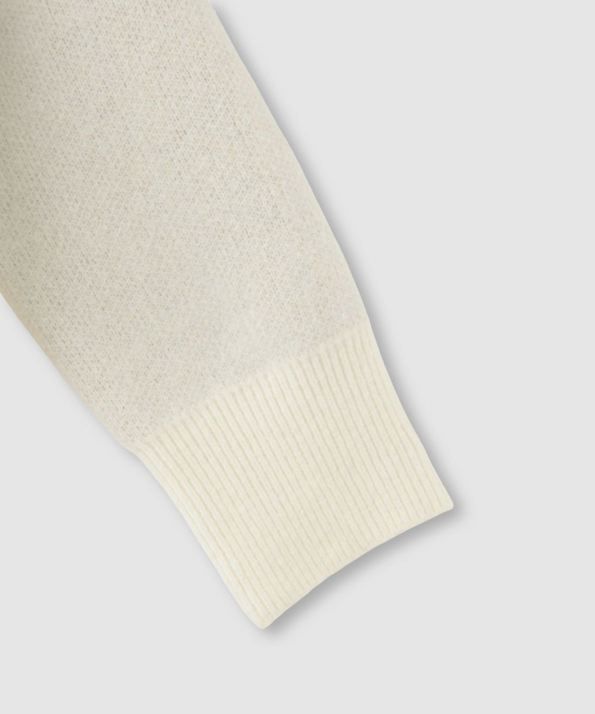  Idnes サガラ刺繍ニット レディース