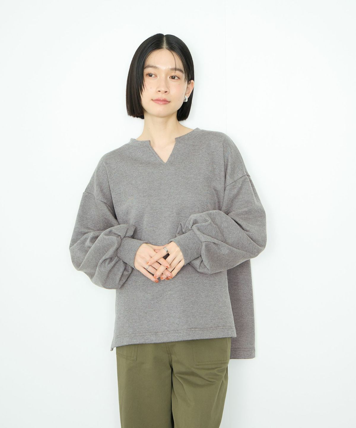  Idnes スウェットVネックプルオーバー レディース