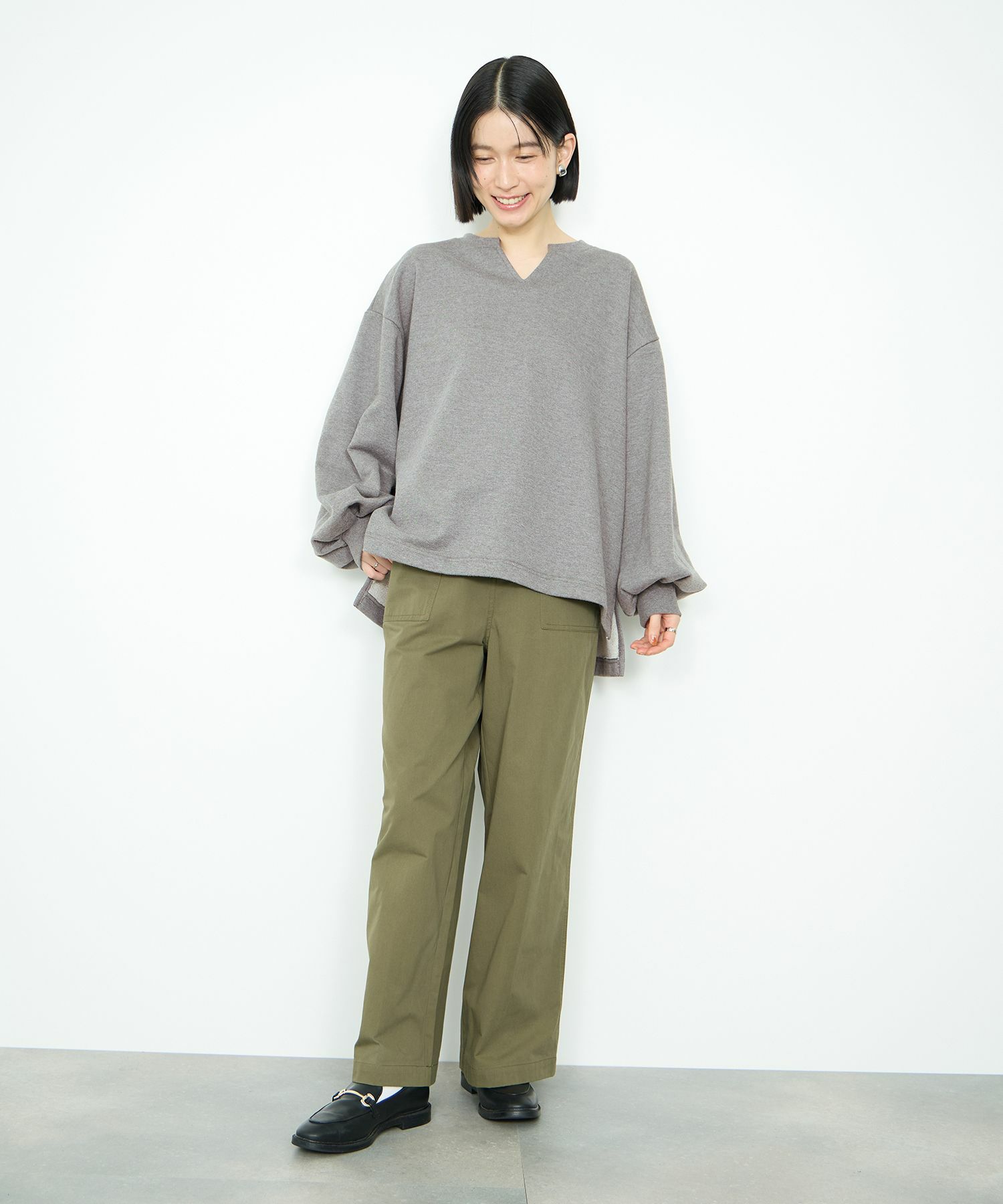  Idnes スウェットVネックプルオーバー レディース