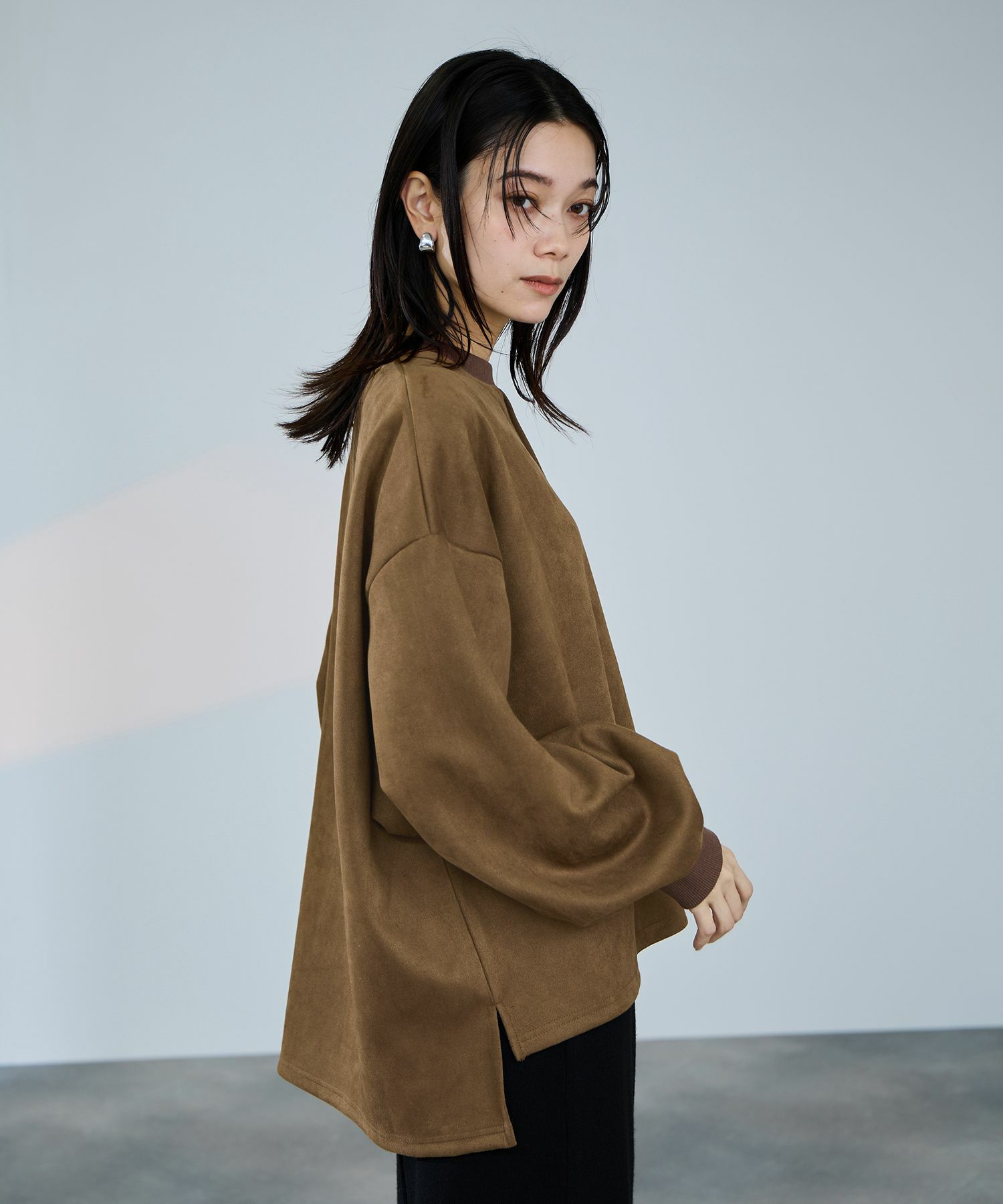 milli de l'air ポンチ素材スエードライクプルオーバー レディース