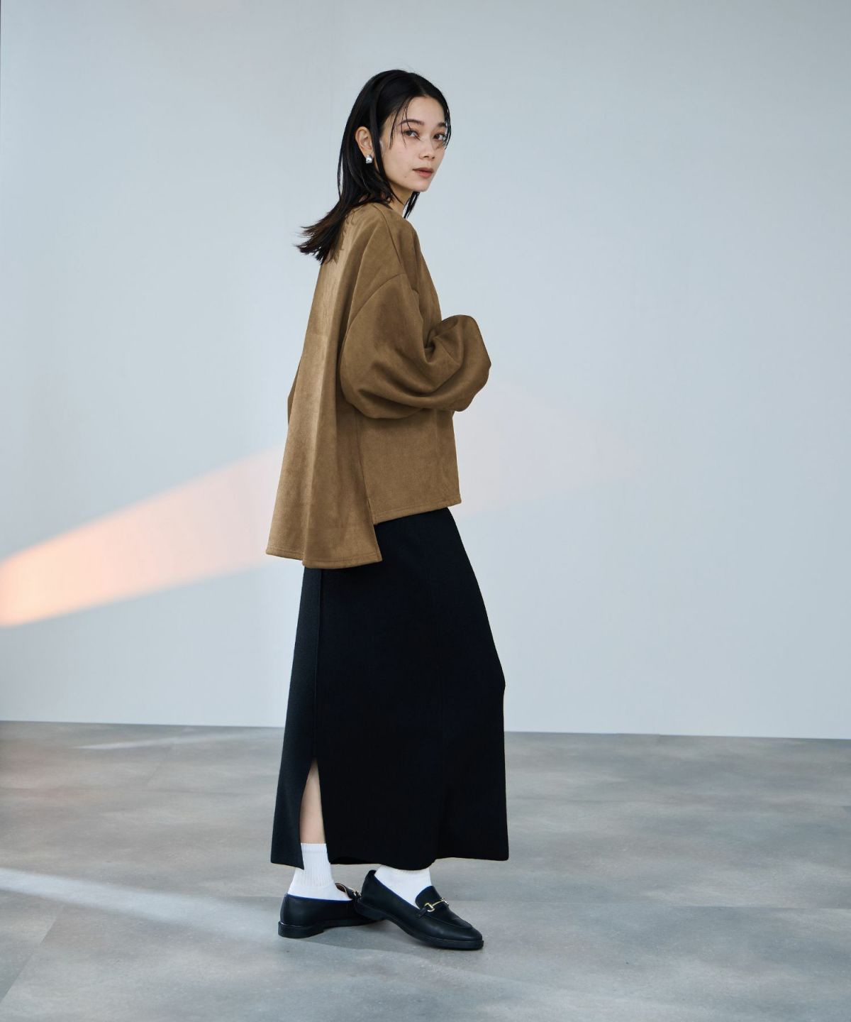 milli de l'air ポンチ素材スエードライクプルオーバー レディース