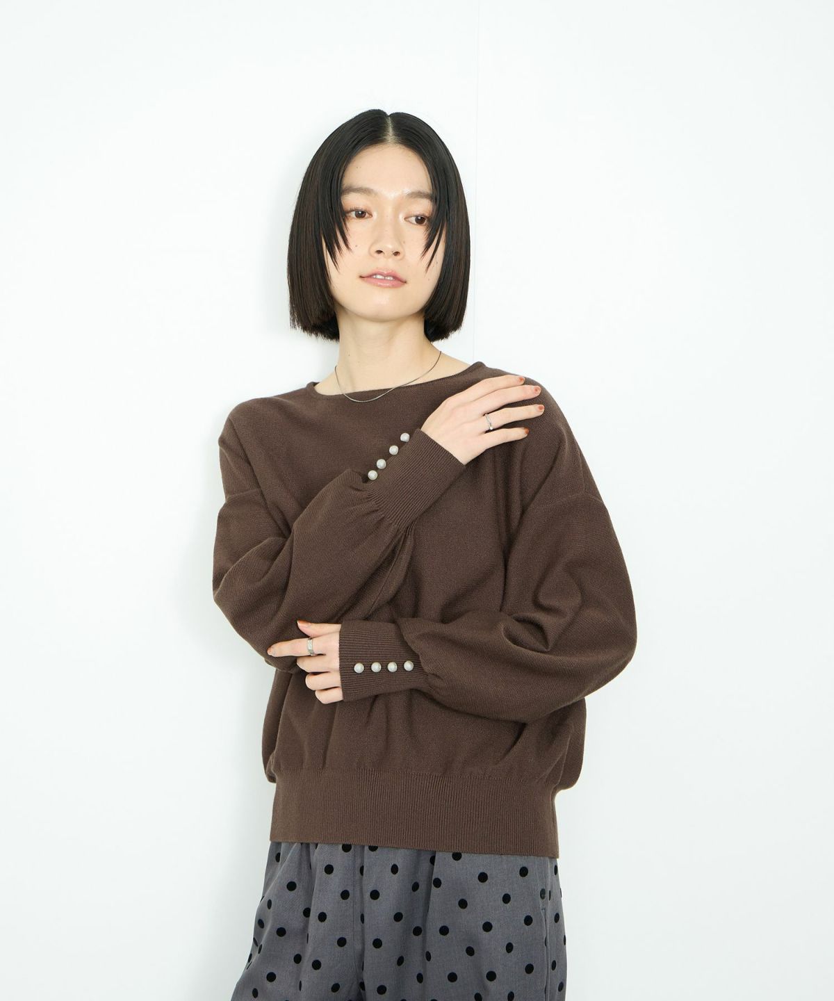 Idnes 横リブパールボタンニット レディース