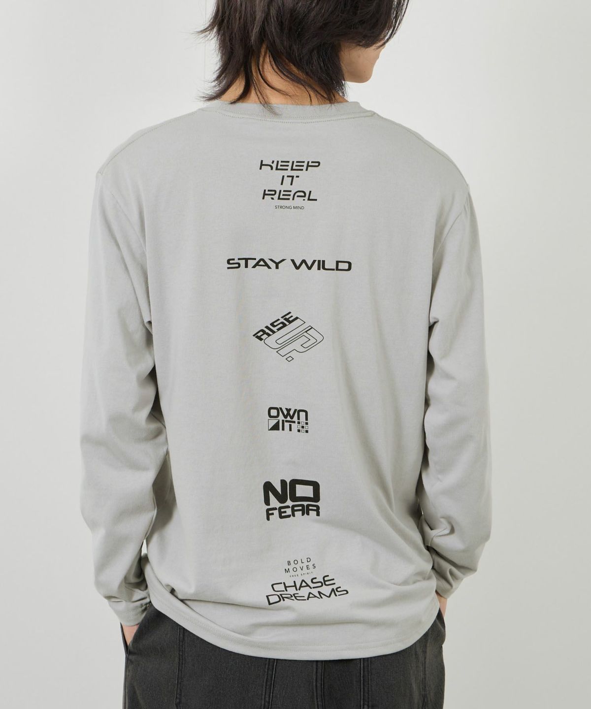 T-GRAPHICS ストリートロゴ長袖Tシャツ メンズ