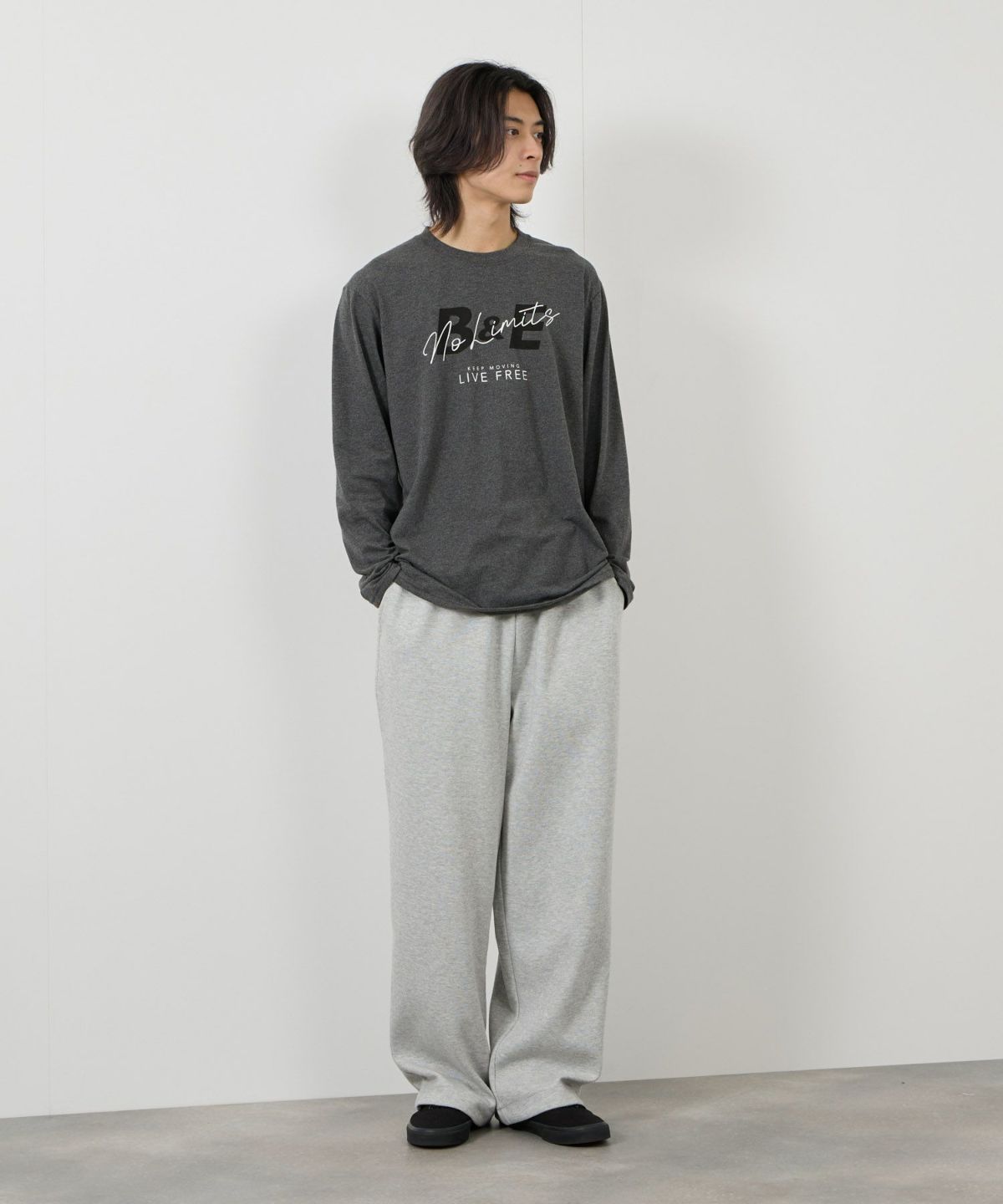 T-GRAPHICS ストリートロゴ長袖Tシャツ メンズ