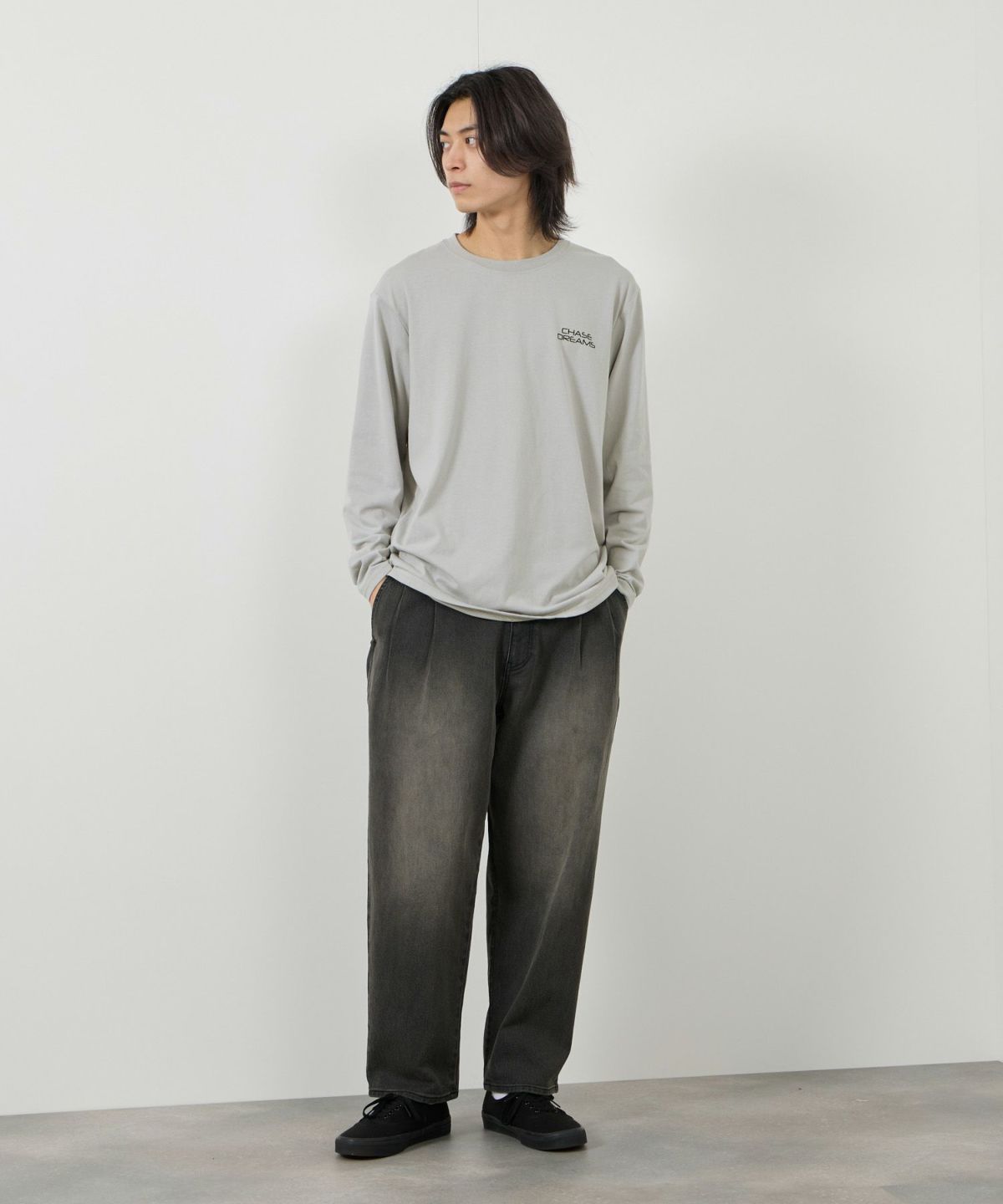 T-GRAPHICS ストリートロゴ長袖Tシャツ メンズ