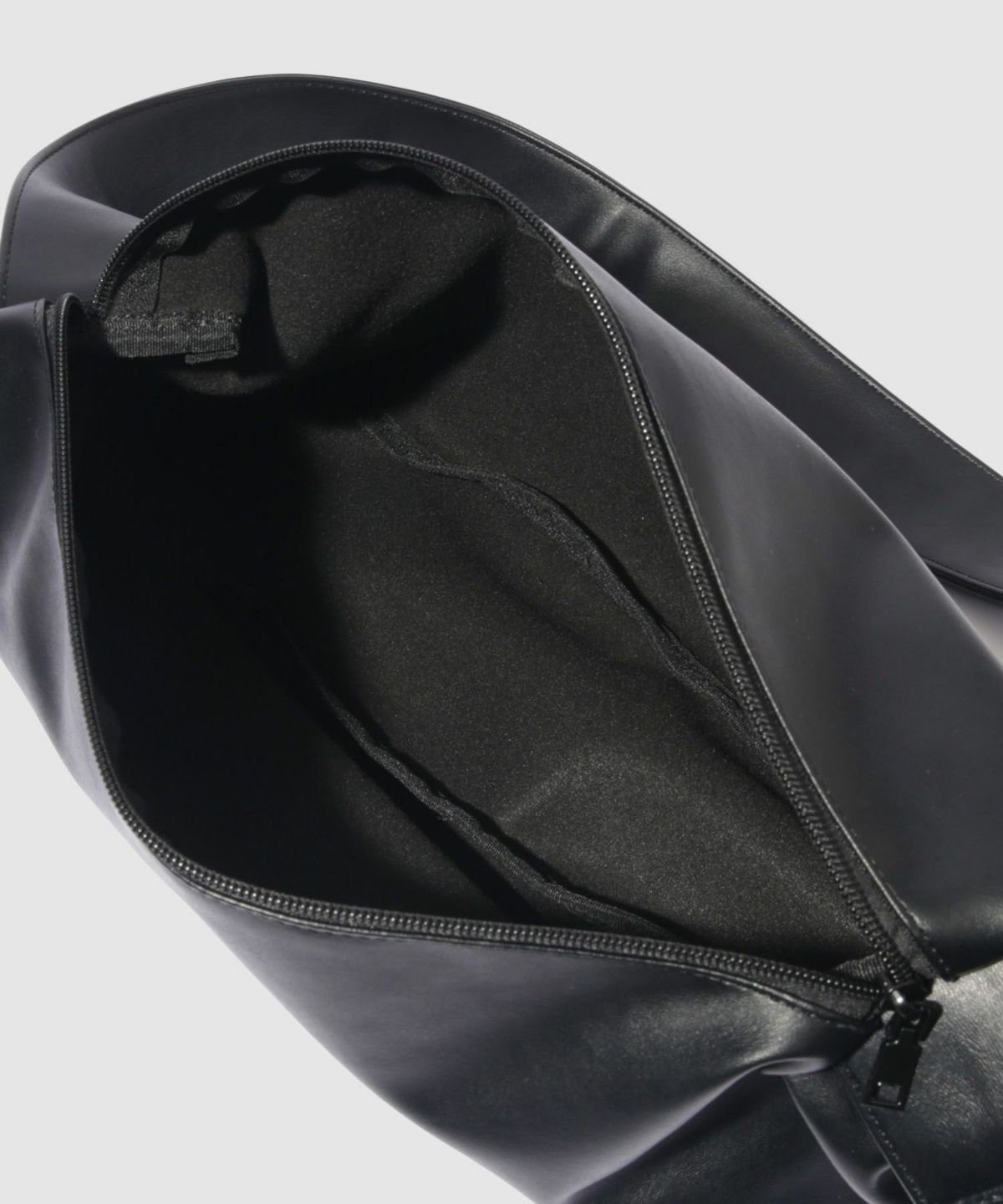 ソフト合皮横型ショルダーバッグ