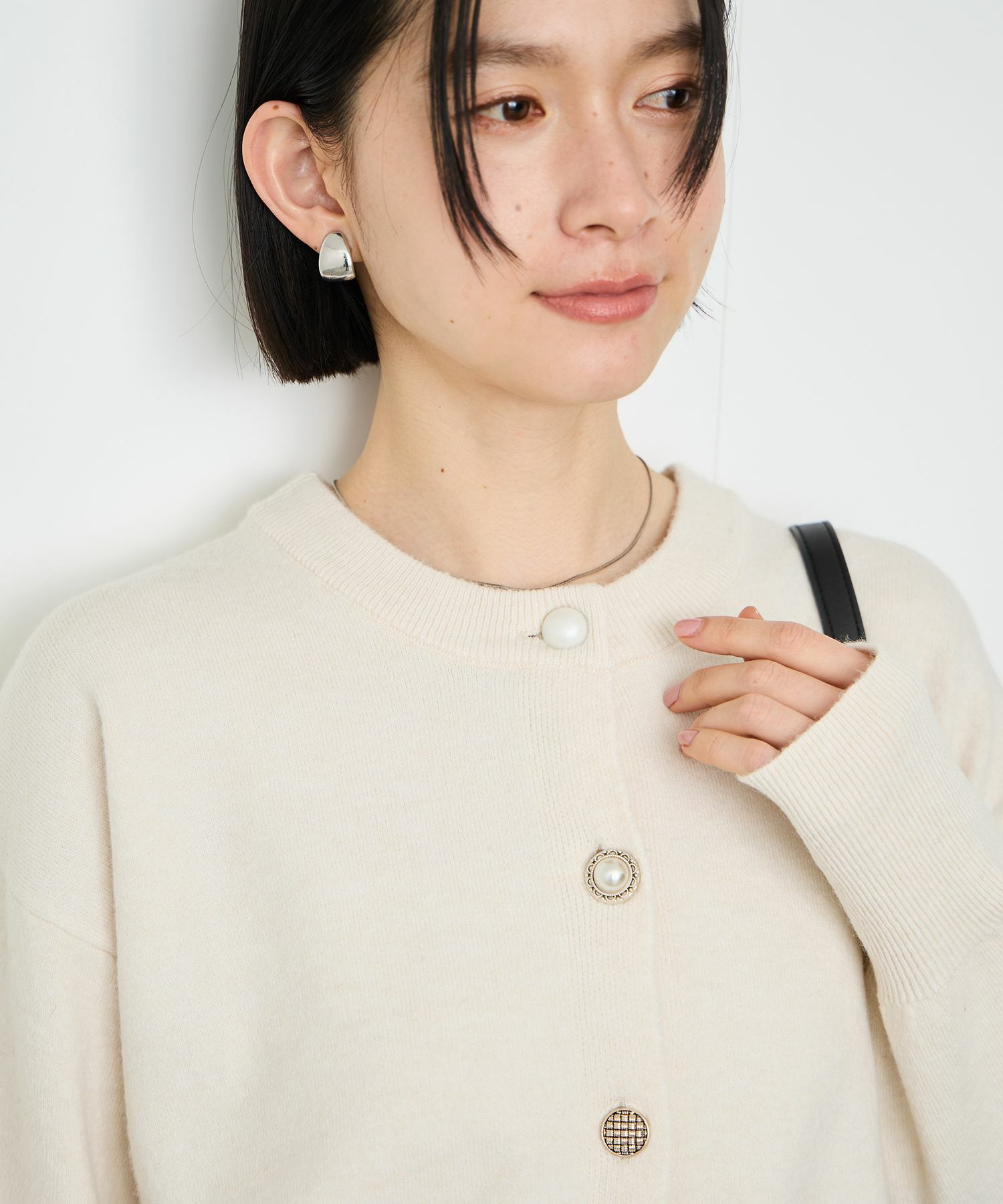 Idnes  アソートビジューボタン ヤクライククルーネックカーディガン レディース商品画像-10