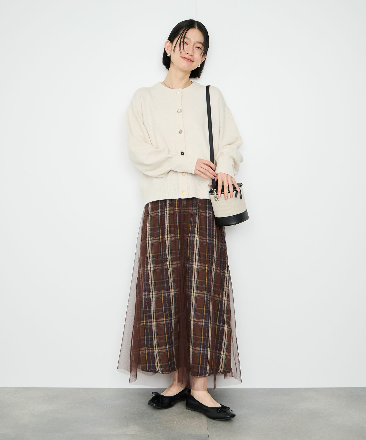 Idnes  アソートビジューボタン ヤクライククルーネックカーディガン レディース商品画像-13