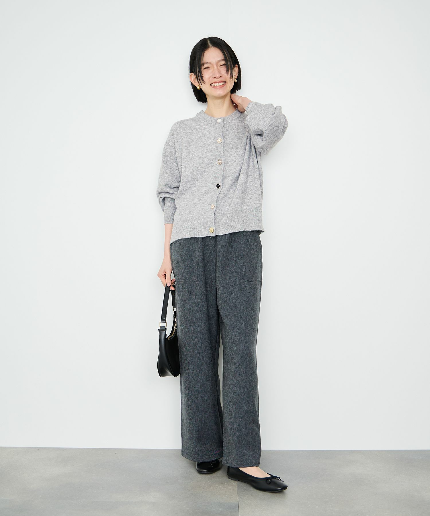 Idnes アソートビジューボタン ヤクライククルーネックカーディガン レディース