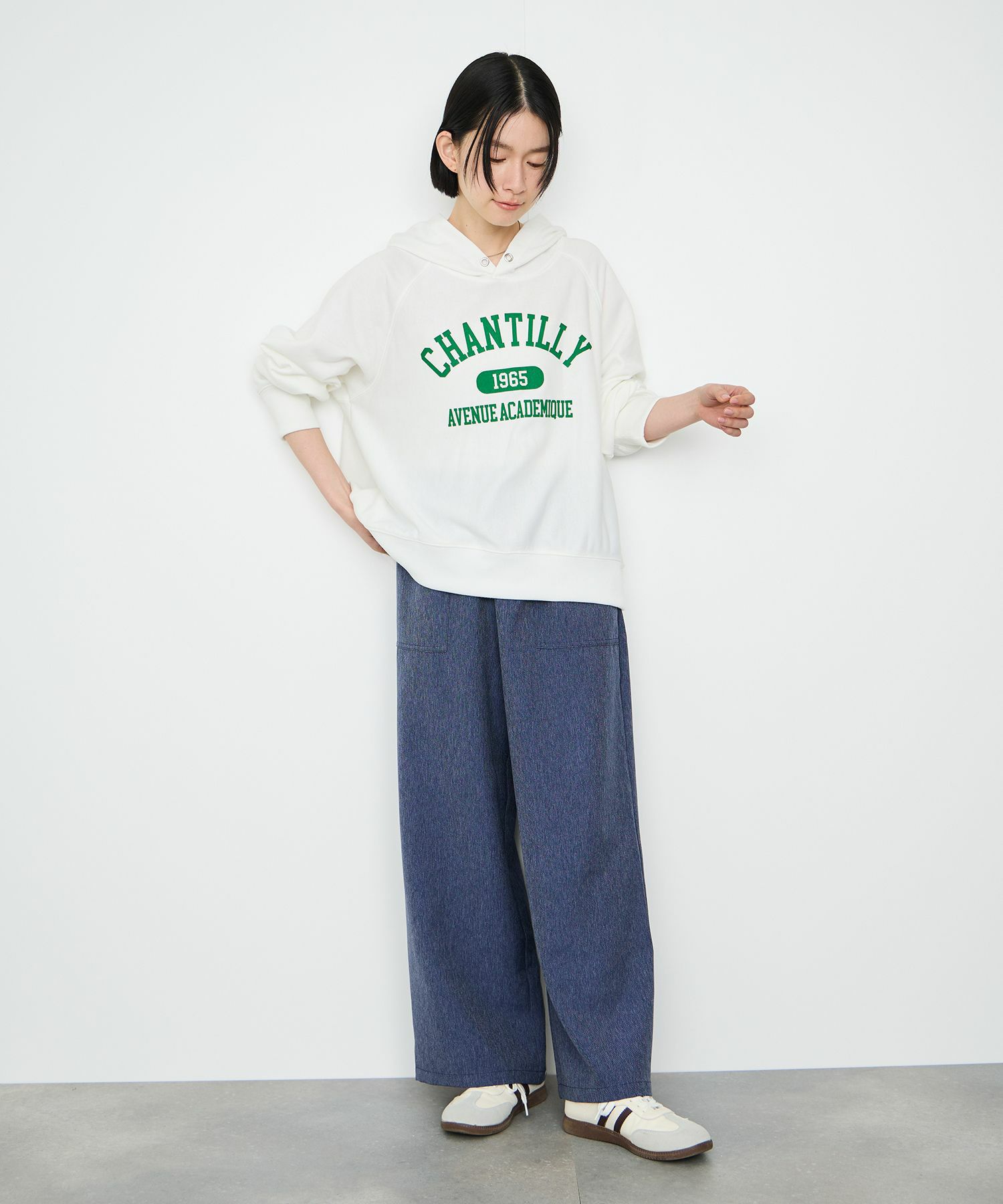 Idnes CHANTILLY カレッジロゴオーバーサイズスウェットパーカー レディース