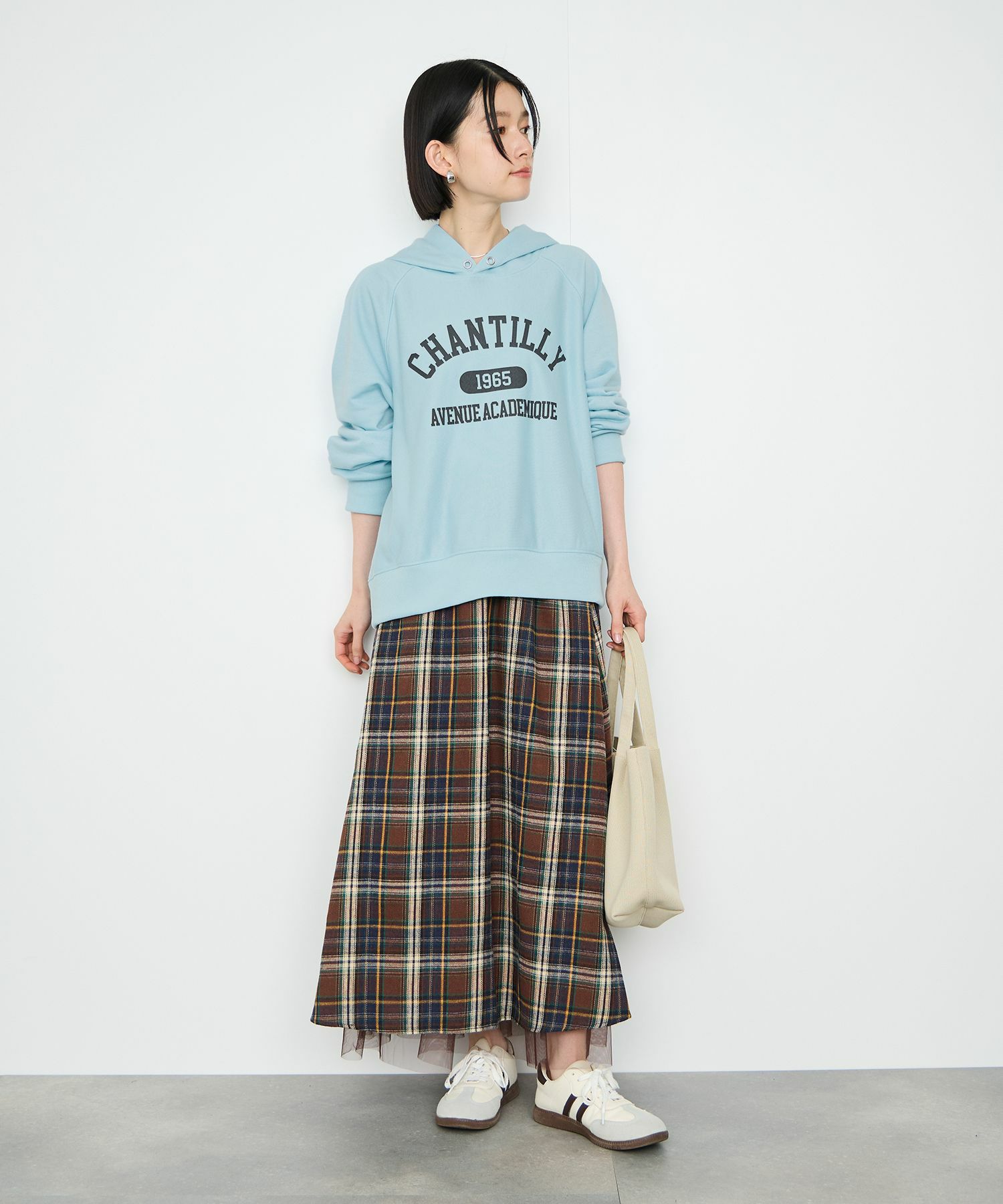 Idnes CHANTILLY カレッジロゴオーバーサイズスウェットパーカー レディース