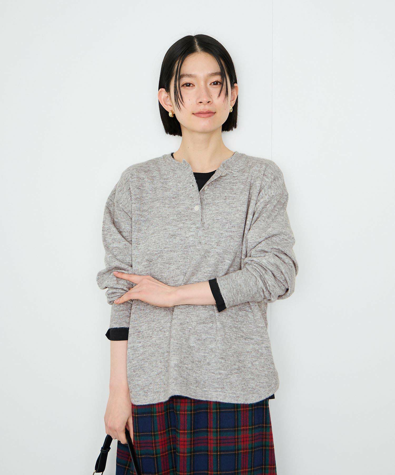 Idnes ヘンリーネックニット レディース