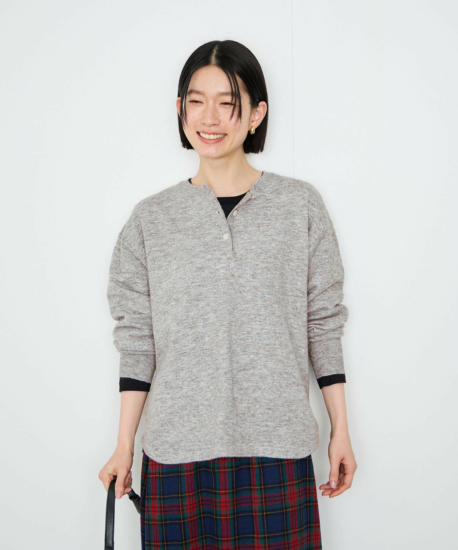 Idnes ヘンリーネックニット レディース